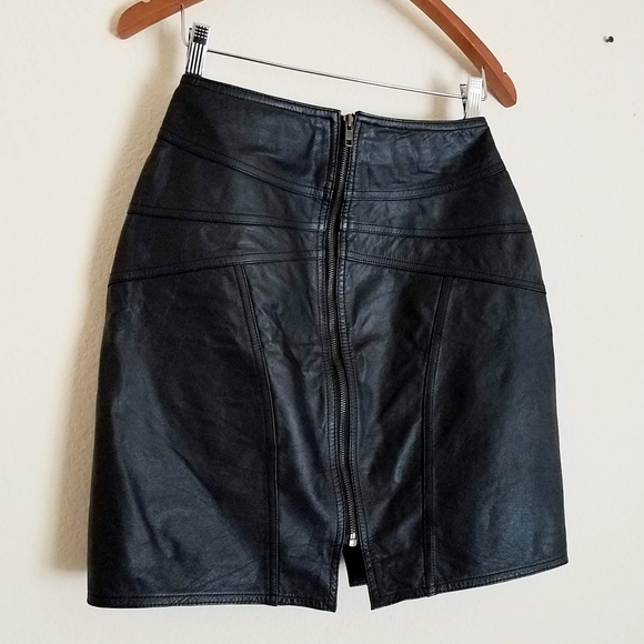 Vintage G-III Leather Skirt - Picture 2 of 8